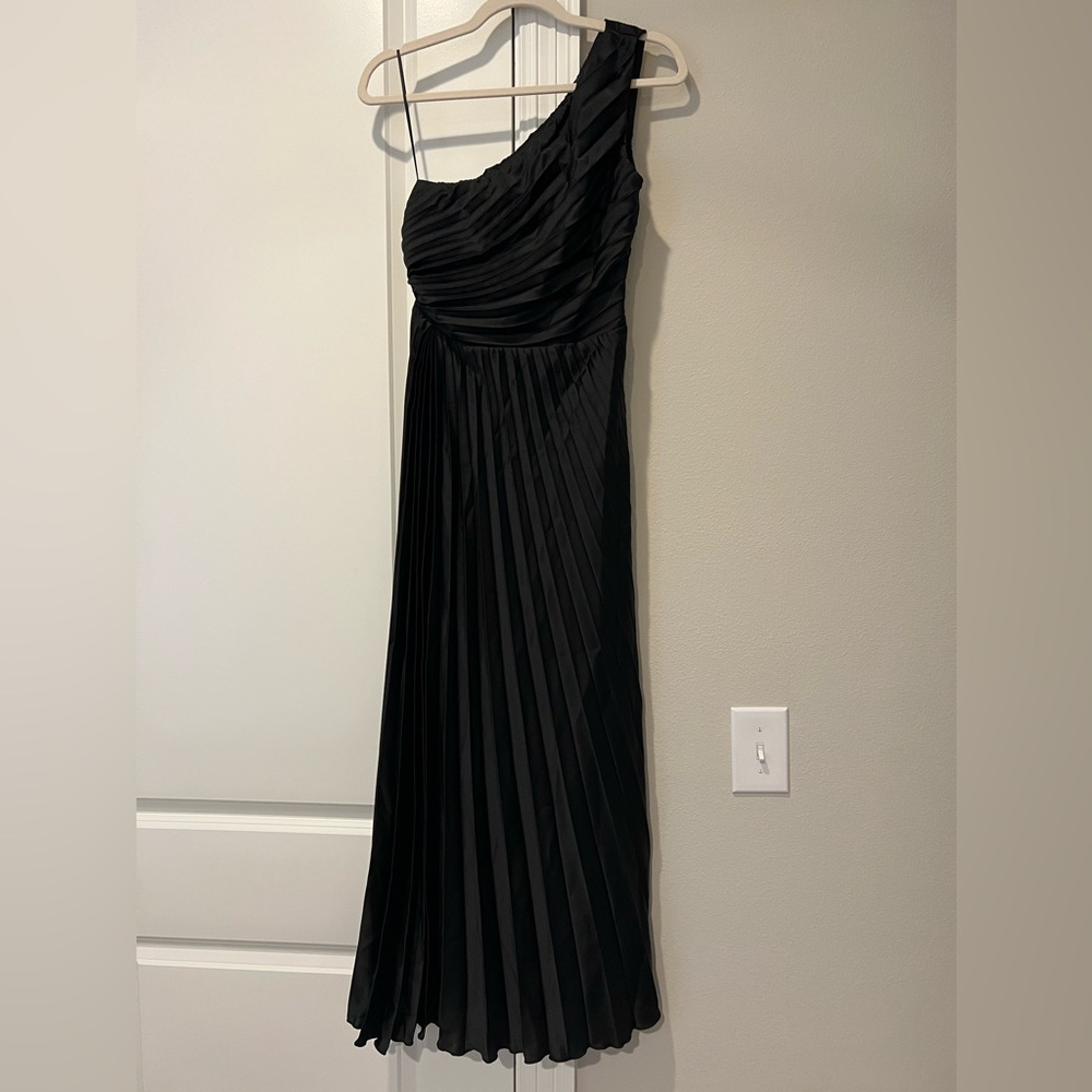 Abercrombie black pleated one shoulder dress